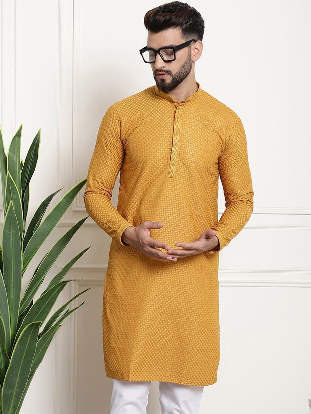 Sojanya Geometric Embroidered Thread Work Pure Cotton Straight Kurta