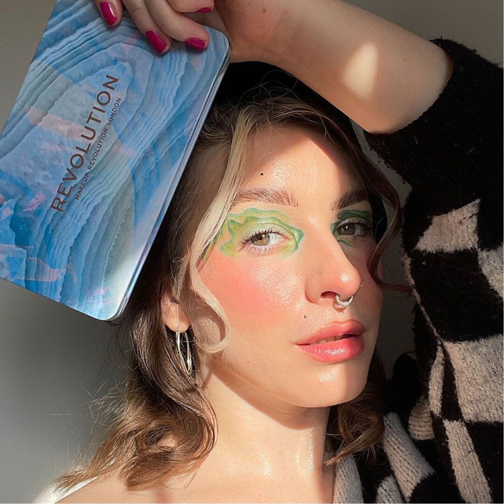 Makeup Revolution Crystal Aura Forever Flawless Shadow Palette Aventurine - Distacart
