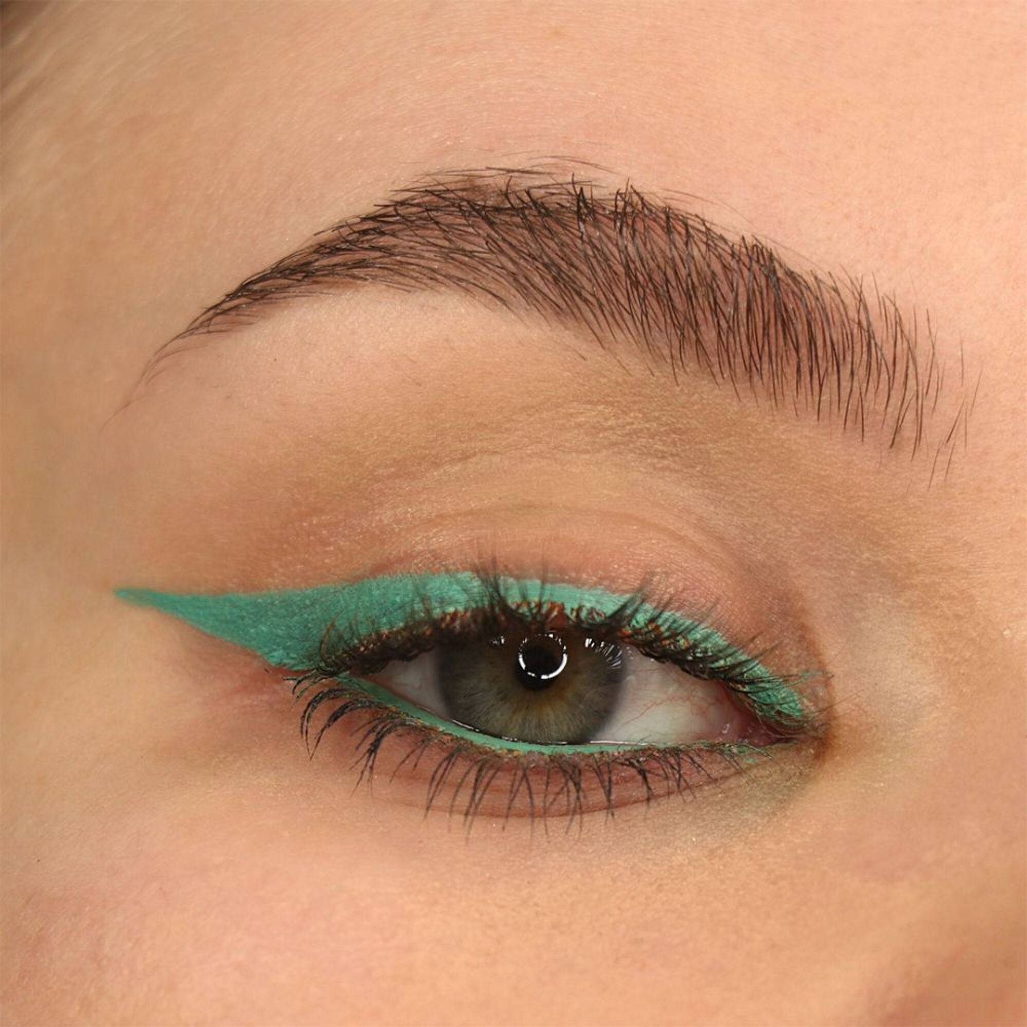 Makeup Revolution Streamline Waterline Eyeliner Pencil-Ultra Creamy Smudge Proof Smokey Looks - Teal - Distacart