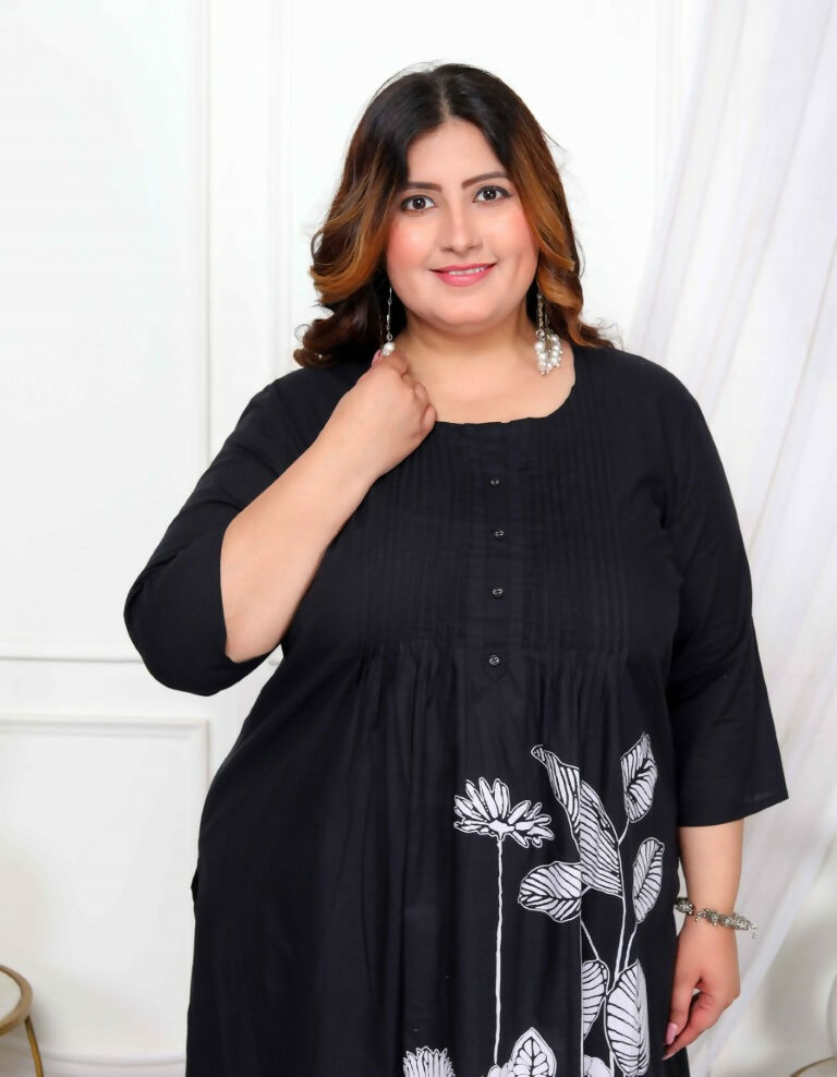Miravan Women's Plus Size Black Floral Printed Straight Kurta with Palazzo