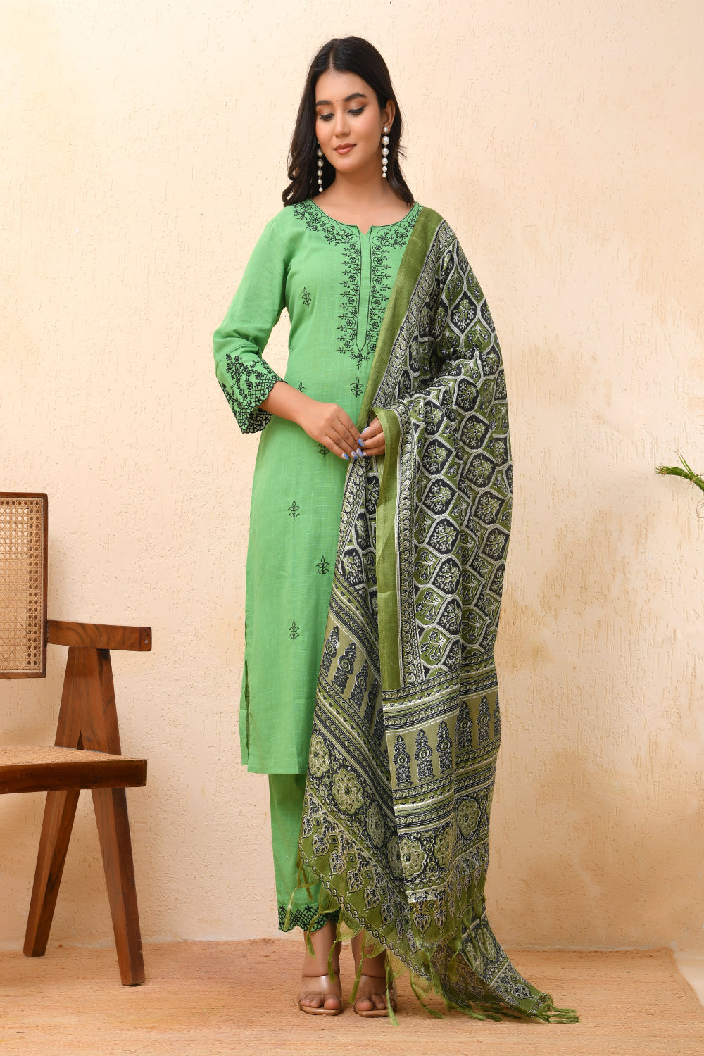 Vaasva Women Pista Embroidered Kurta Set With Solid Pants & Printed Dupatta - Distacart