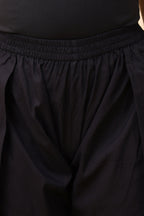 Vaasva Women Black Solid Farshi Pant