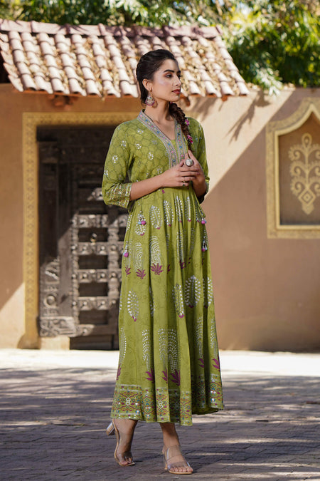 Juniper Womens Green Rayon Foil Printed Circular Maxi Dress With Mirror Embroidery