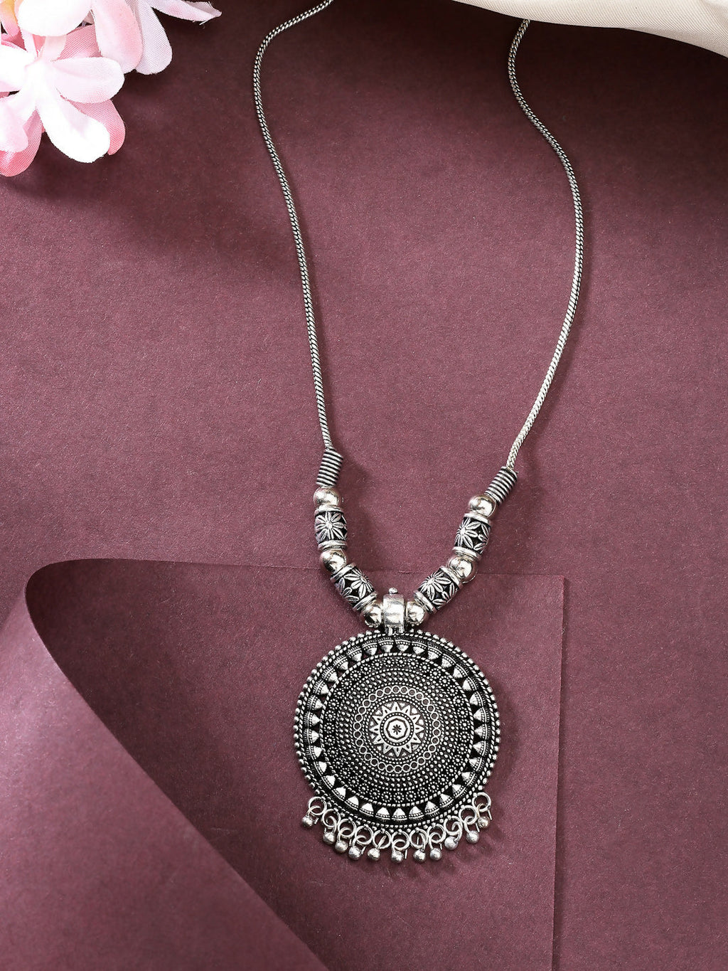NVR Women's Silver-Toned Circular Shape Pendant with Chain