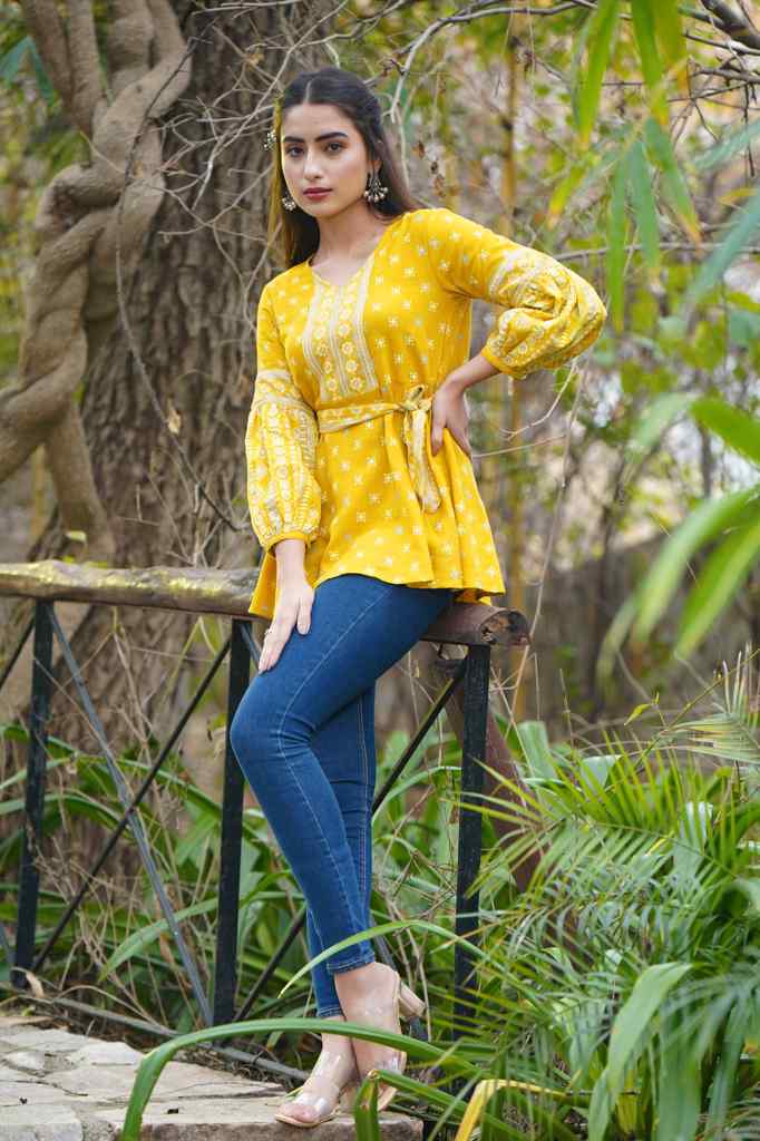 Juniper Women's Mustard Geometric Printed Rayon Flex Peplum Tunic