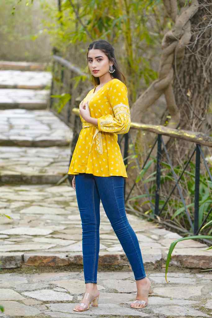 Juniper Women's Mustard Geometric Printed Rayon Flex Peplum Tunic
