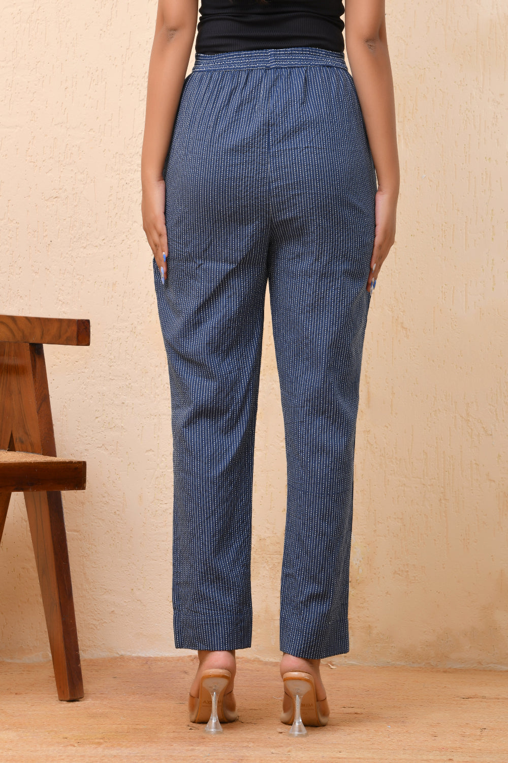 Vaasva Women Royal Blue Straight Pant