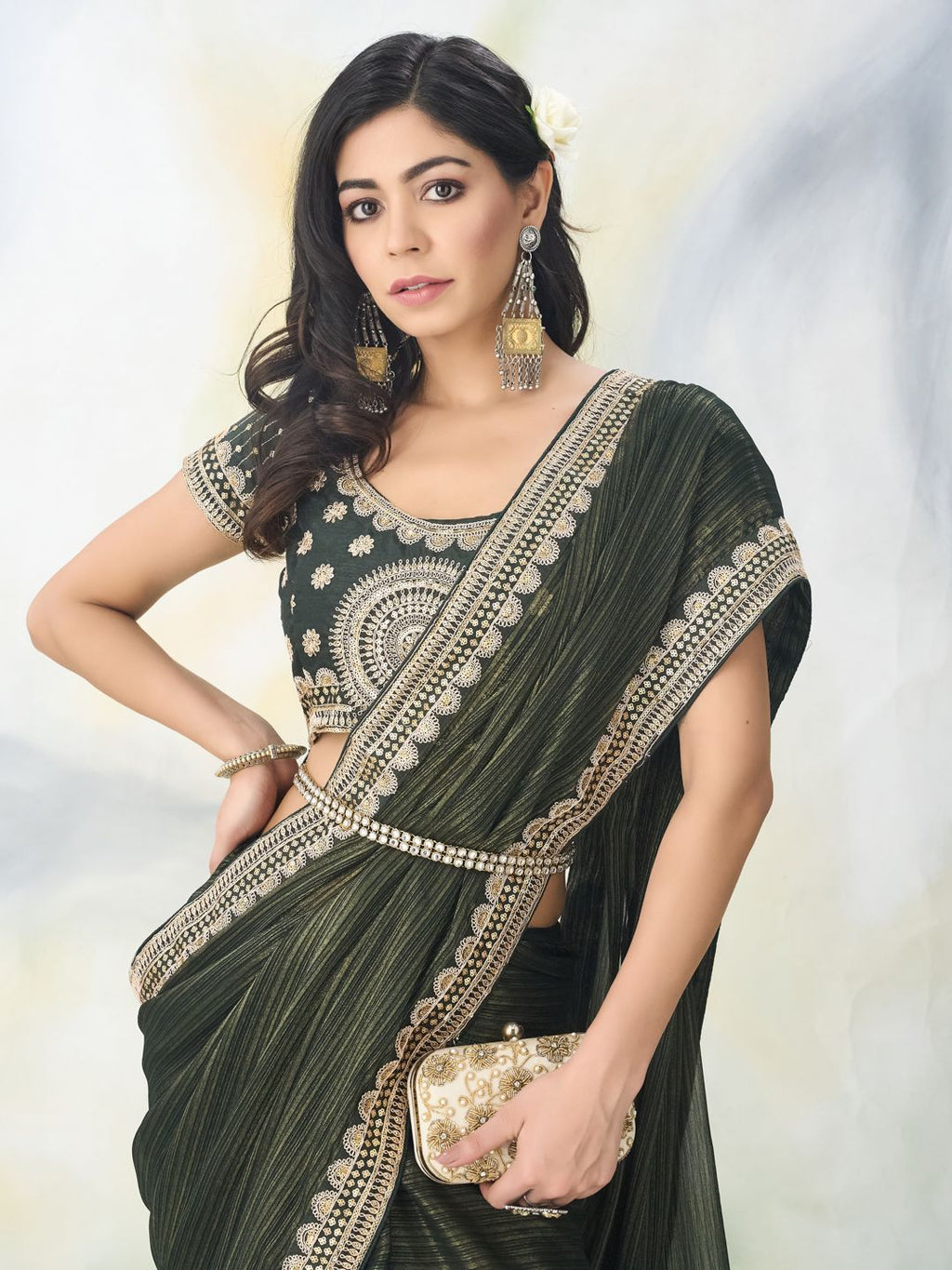 kasee Floral Embroidered Saree - Distacart