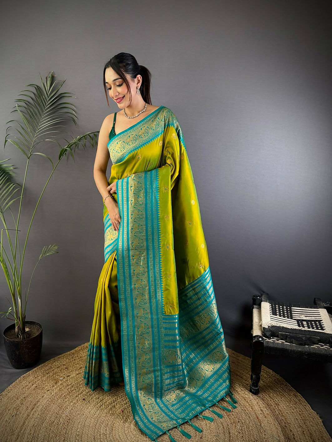 Joban Fashion Banarasi Light Green Woven Soft Silk Saree - Distacart