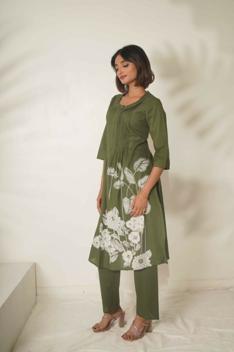 Miravan Women's Mehandi Pintucks Cotton Floral Straight Kurta and Palazzo