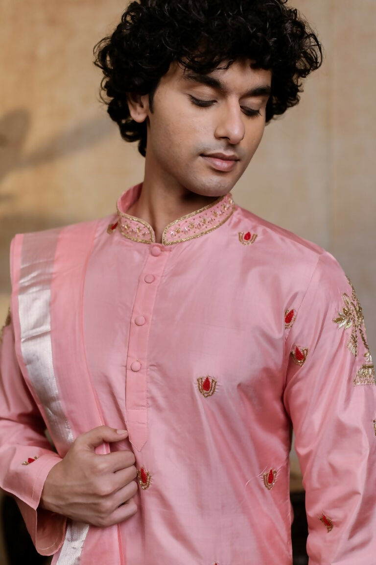 Kanjivaram Pattu Pink Srinivasa Kanjivaram By Hilo Design