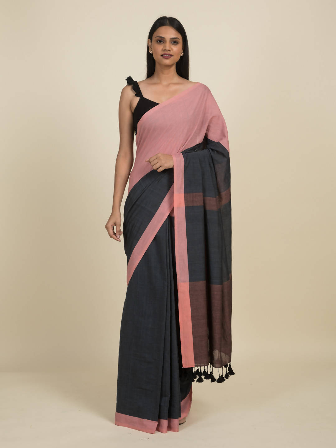 Suta Grey Peach-Coloured Pure Cotton Saree - Distacart