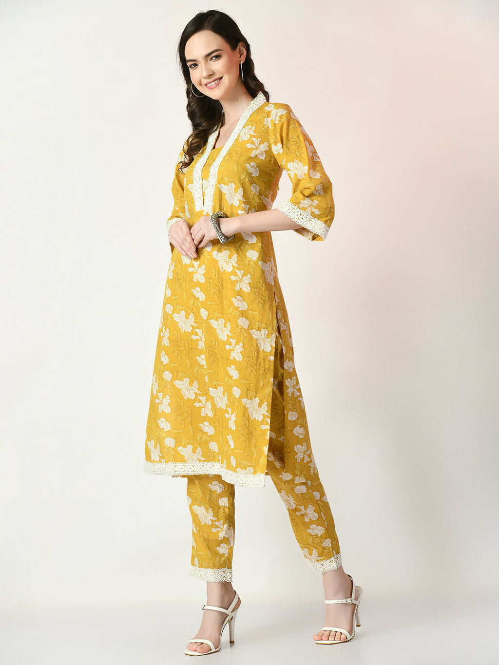 Myshka Women's Yellow Printed Kurta With Trousers