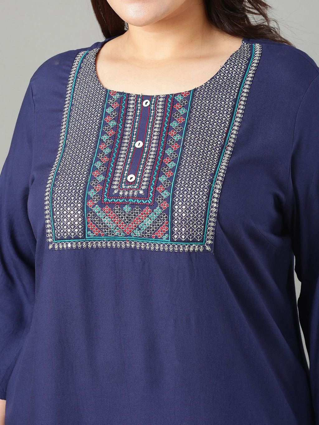 Sztori Plus Size Floral Yoke Design Sequinned Straight Kurta