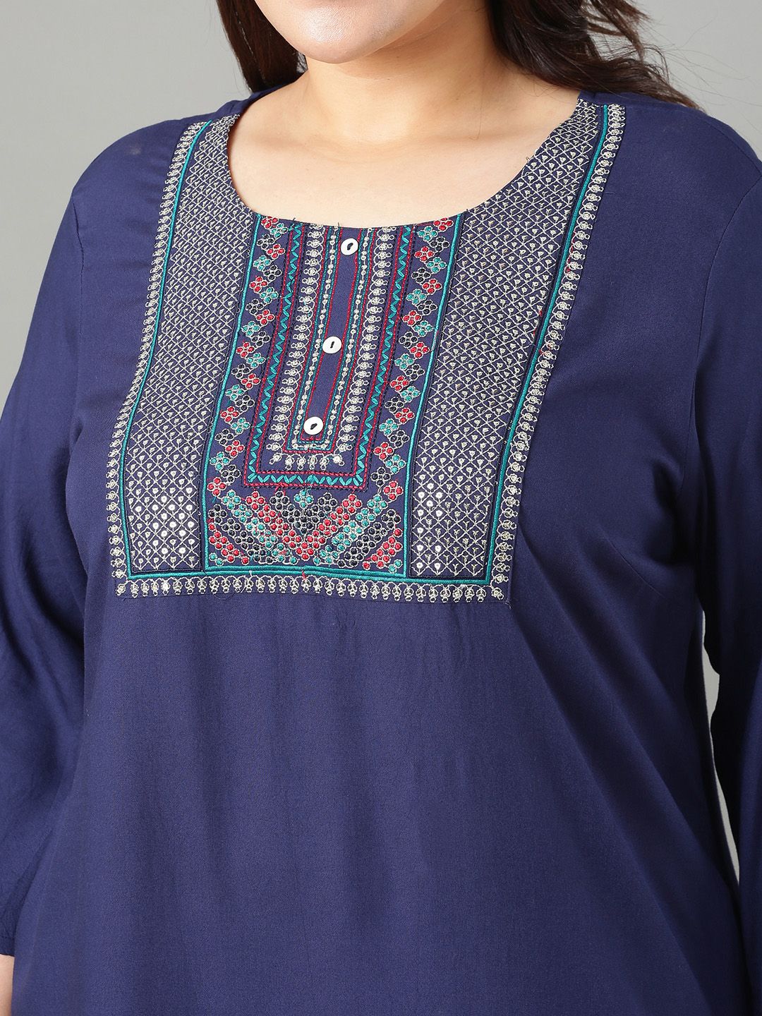 Sztori Plus Size Floral Yoke Design Sequinned Straight Kurta