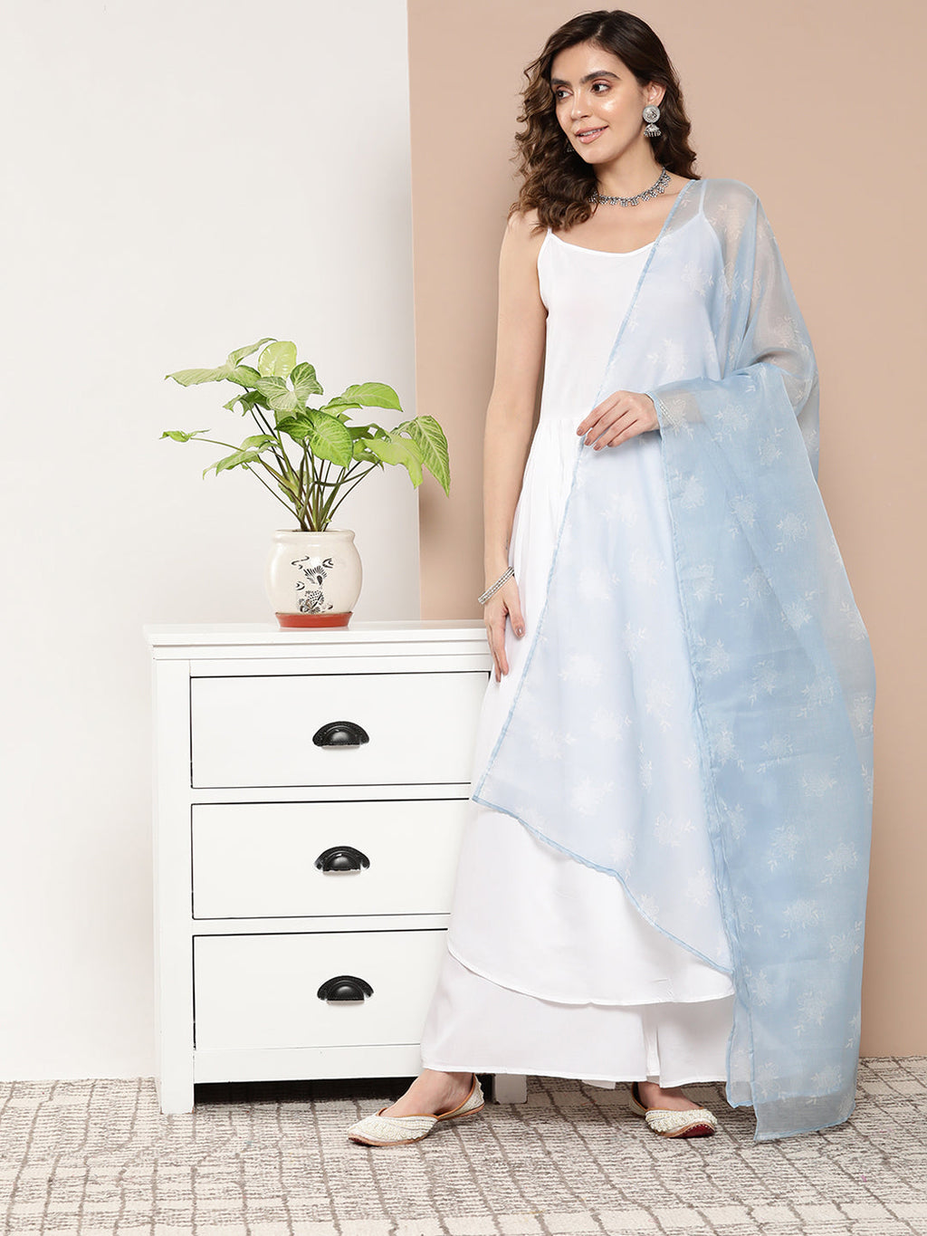 InWeave Women's Cream Strappy With Blue White Chintz Organza Dupatta