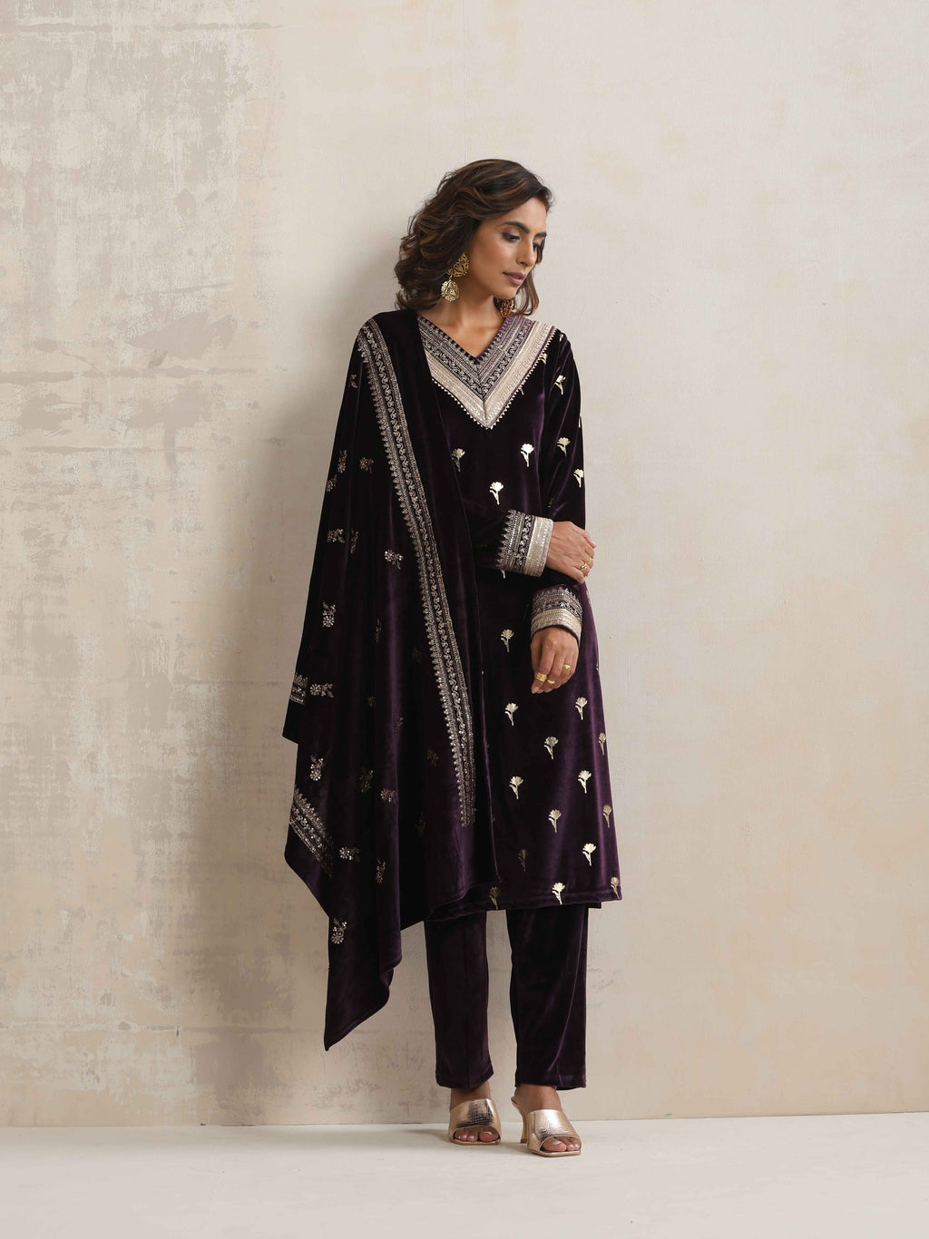 trueBrowns Wine Velvet Floral Embroidered Kurta Pant Dupatta Set - Distacart