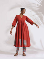trueBrowns Red Cotton Print Flared Kurta Set - Distacart