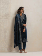 trueBrowns Blue Velvet Embroidered Kurta Pant Dupatta Set - Distacart