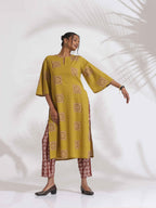 trueBrowns Green Cotton Print HighSlit Kurta Set - Distacart