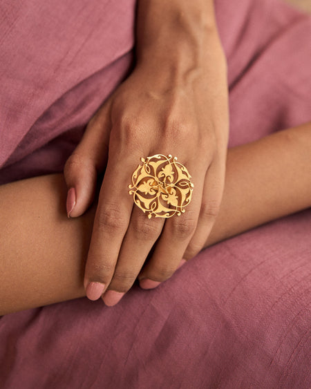 trueBrowns Gold-Polished Circle Ring