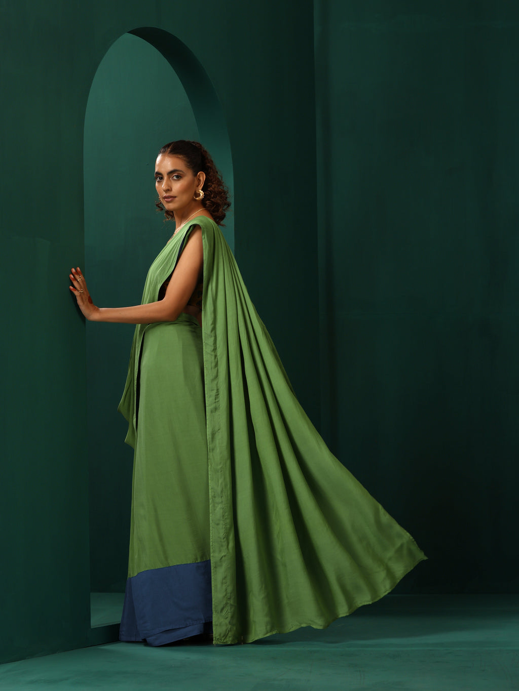 trueBrowns Green Muslin Silk Ready to Wear Saree