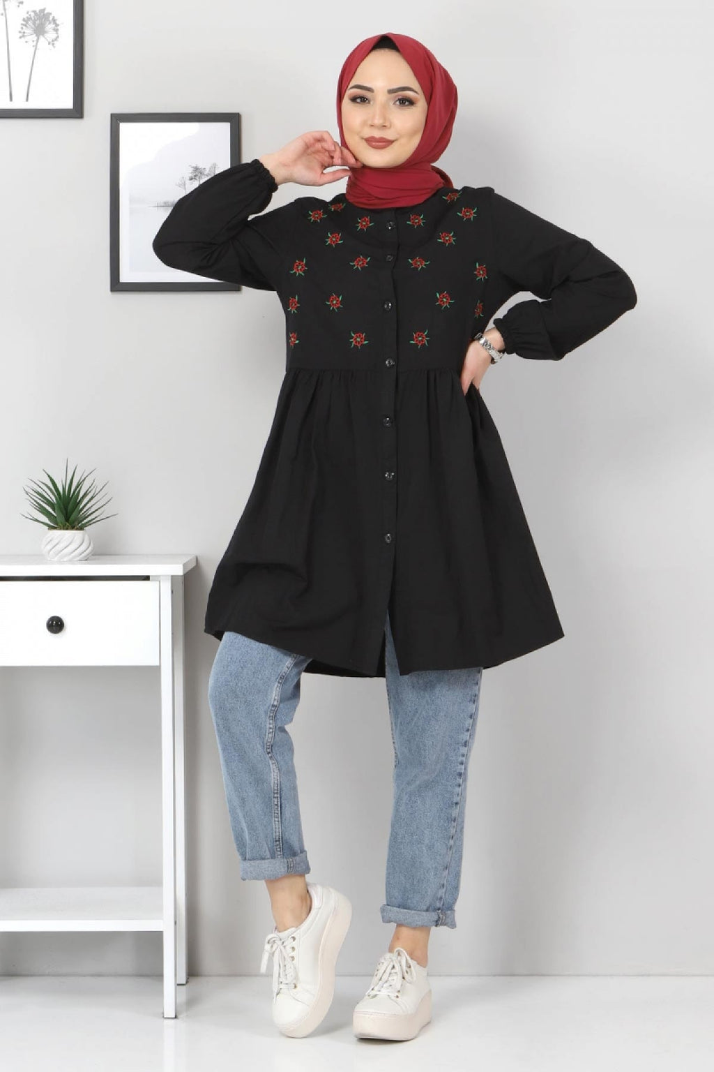 Pimu Muslim Wear Women's Embroidered Top - Black