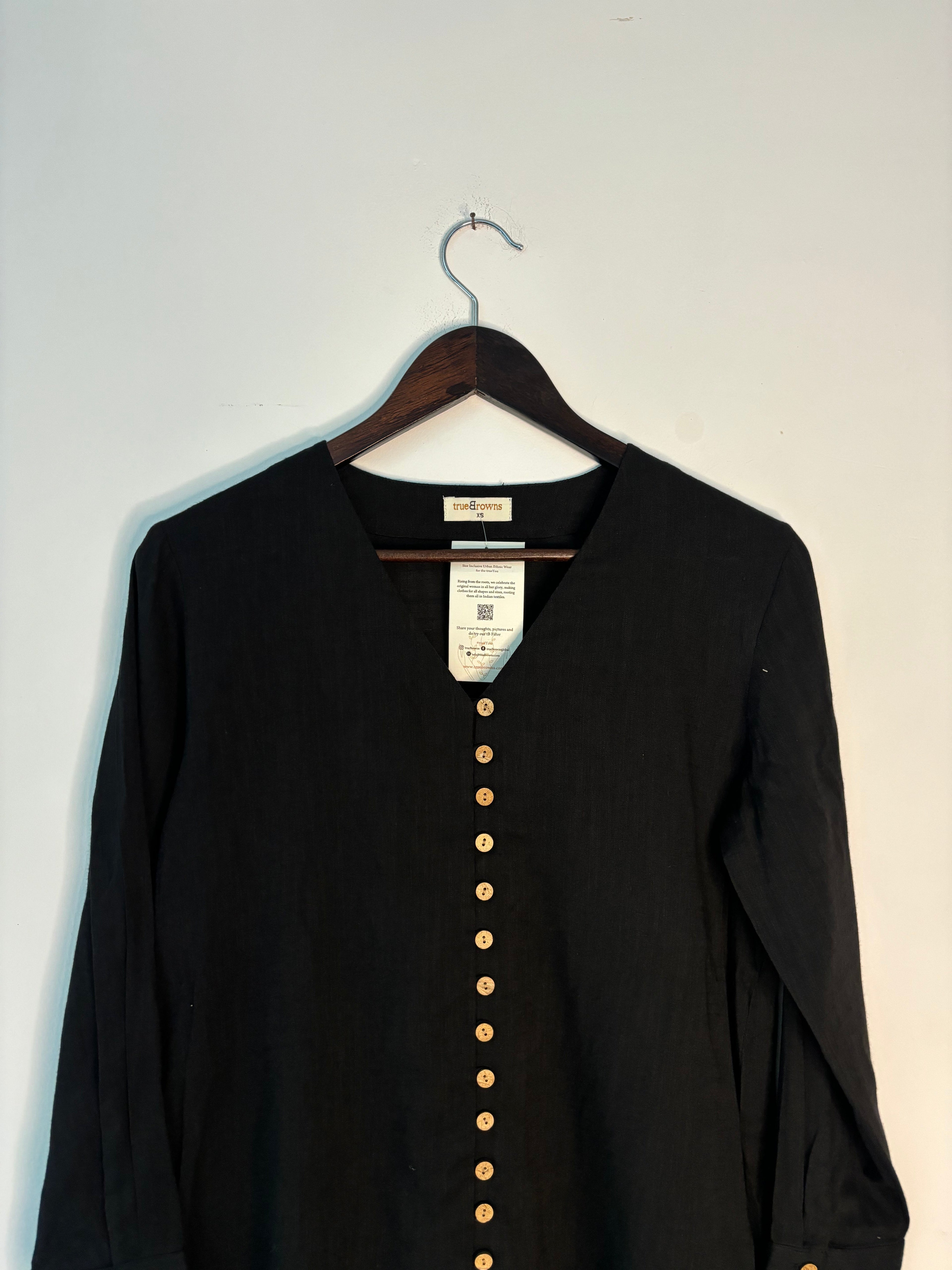 trueBrowns Black Slub Short Top