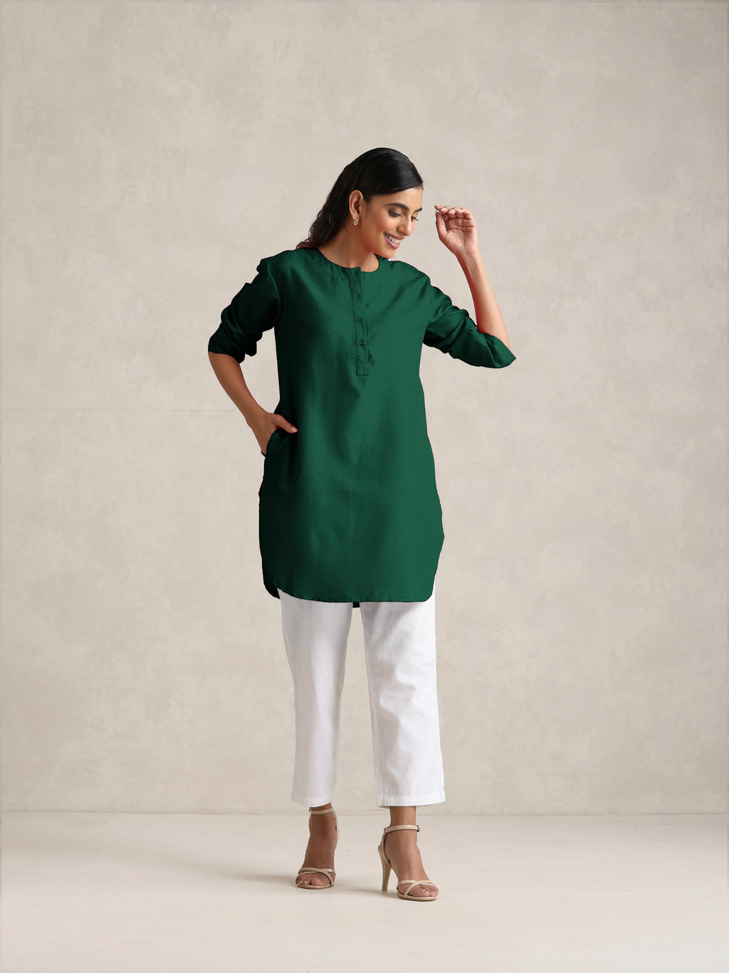 trueBrowns Dark Green Cotton Blend Short Kurta - Distacart