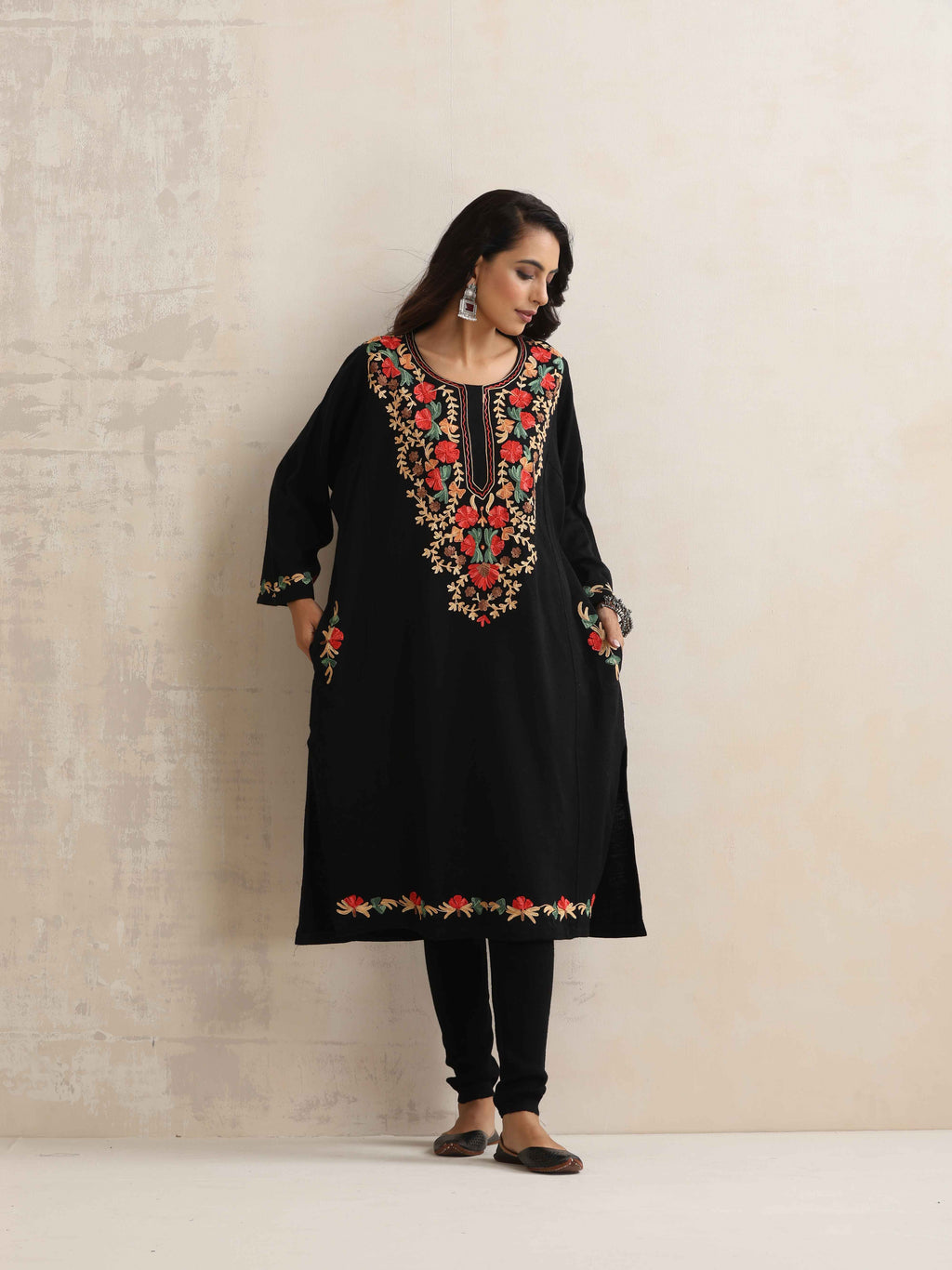 trueBrowns Black Kashmiri Embroidered Woollen Phiran Kurta - Distacart