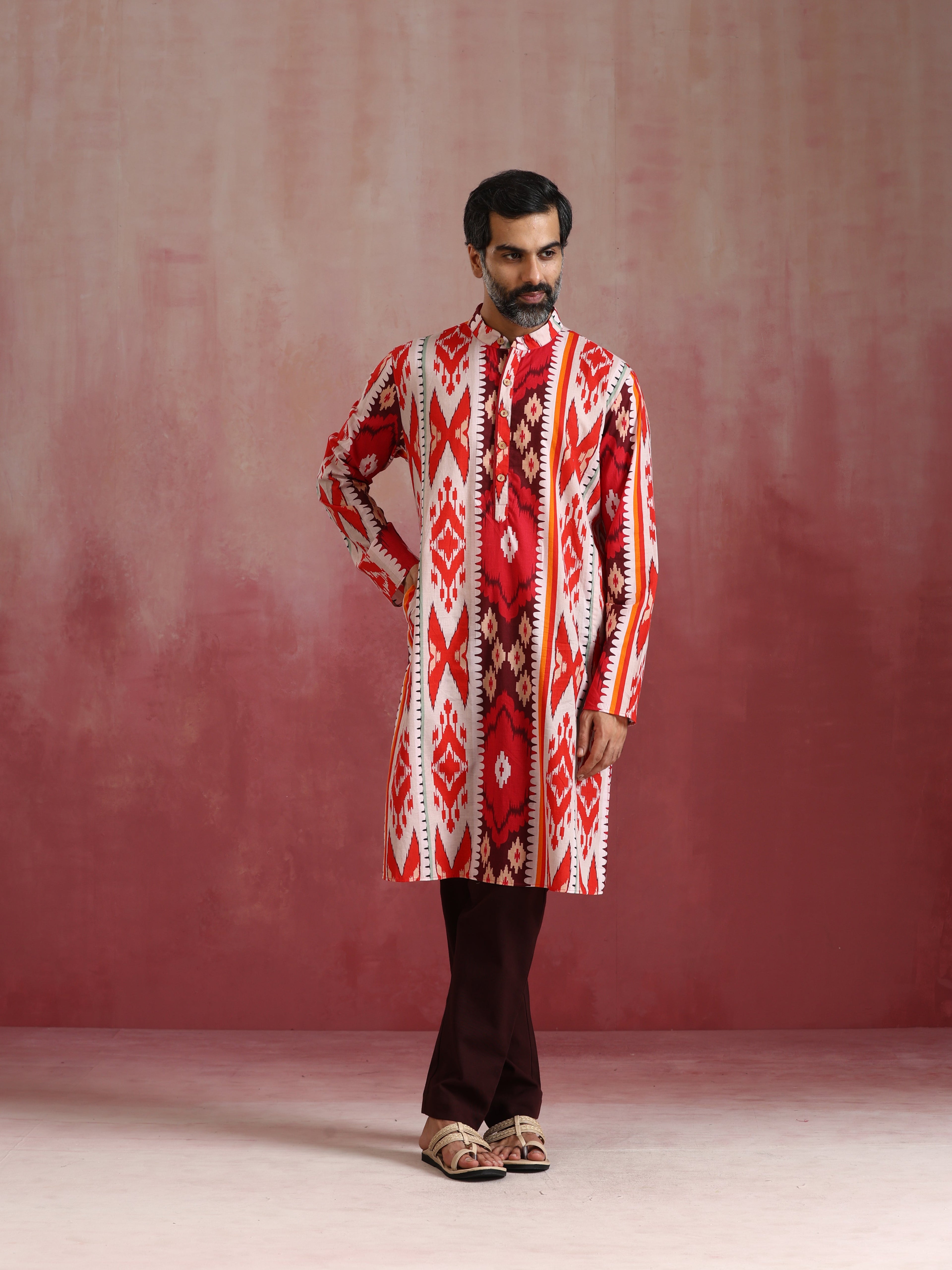 trueBrowns Men's Maroon Ikat Print Mandarin Collar Kurta