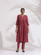 trueBrowns Maroon Cotton Flared Kurta Set - Distacart