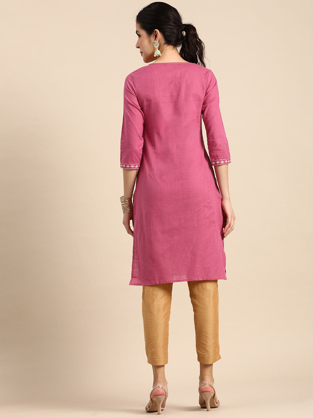 Sangria Women Geometric Embroidered Thread Work Kurta