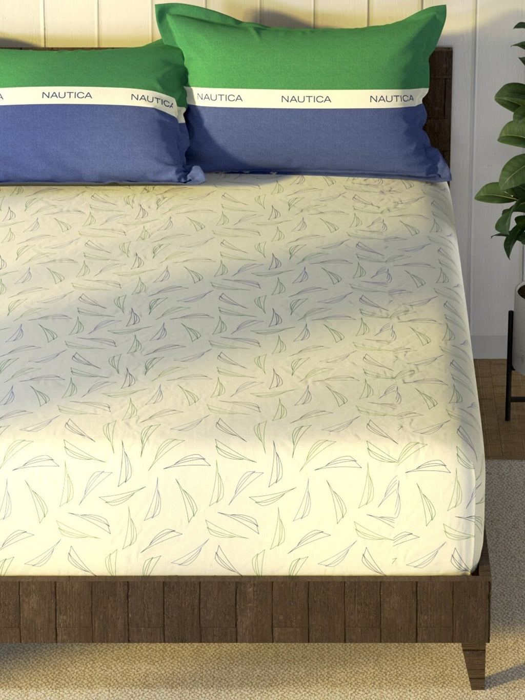 Nautica Noridge Green & Blue Floral Cotton 160 TC King Bedsheet With 2 Pillow Covers