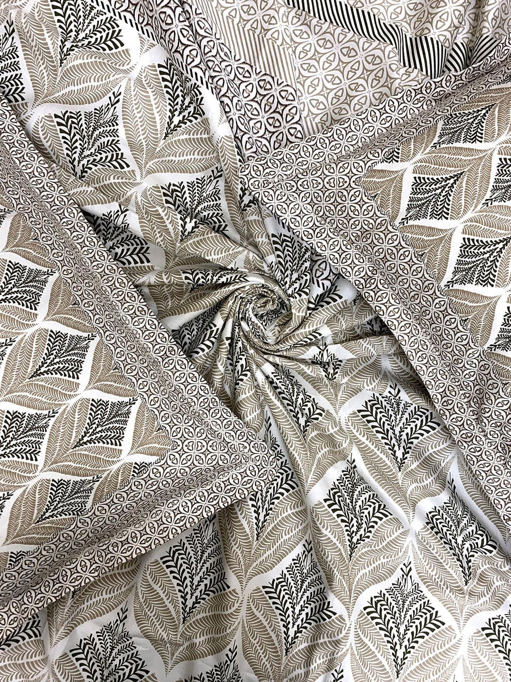 BELLA CASA Beige & Off White Ethnic Motifs 350 TC King Bedsheet with 2 Pillow Covers