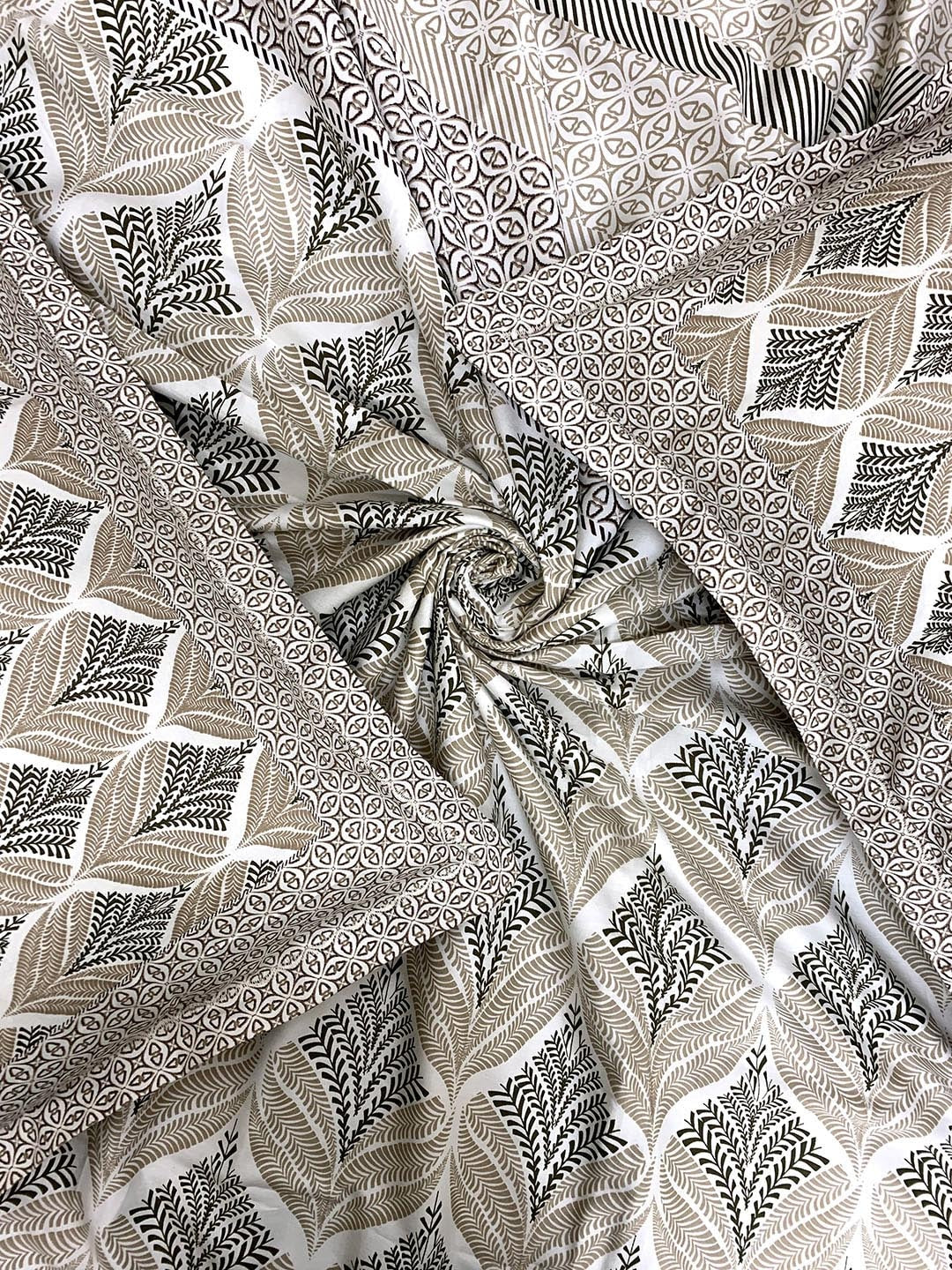 BELLA CASA Beige & Off White Ethnic Motifs 350 TC King Bedsheet with 2 Pillow Covers