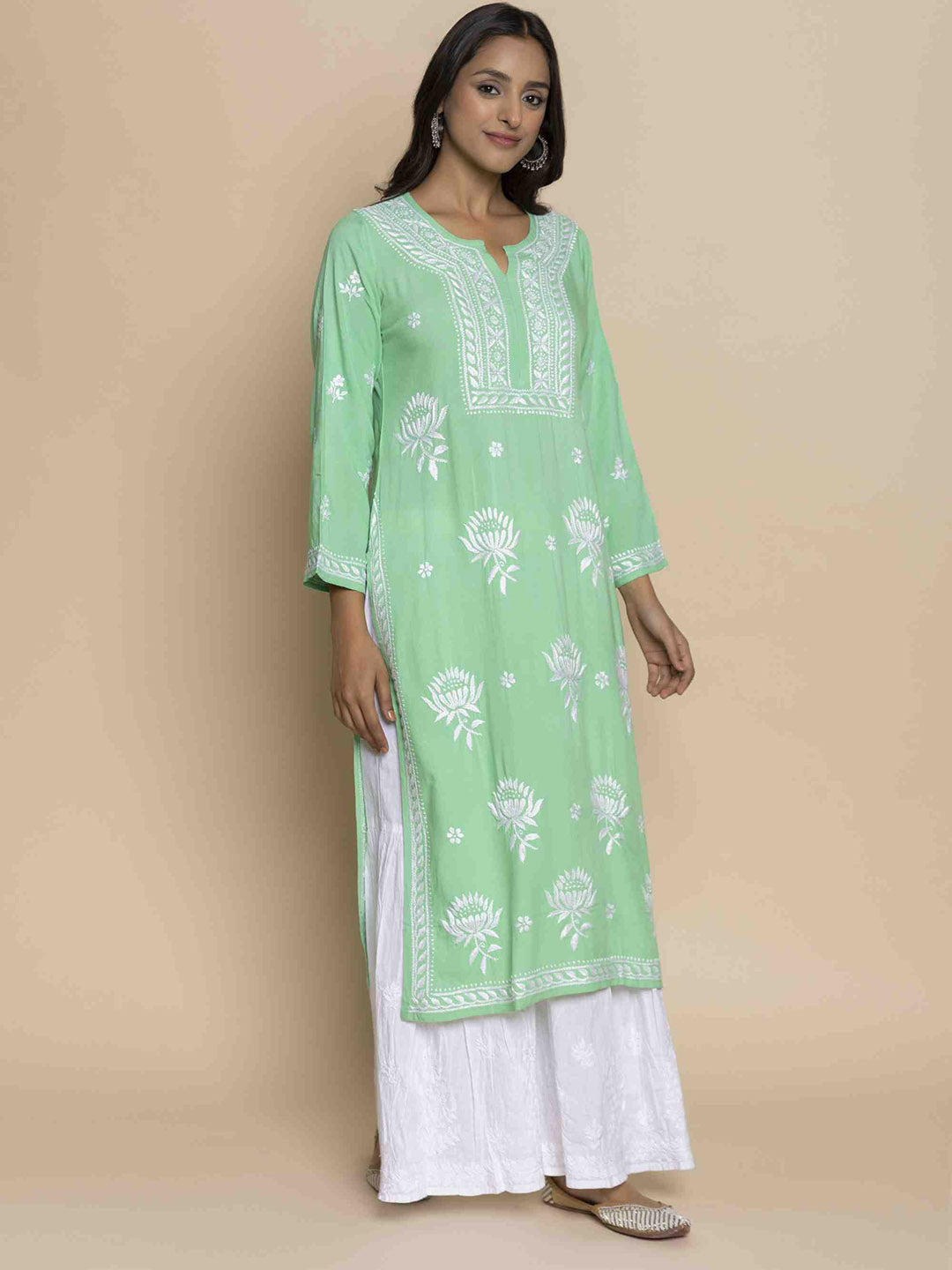 HOUSE OF KARI Floral Embroidered Chikankari Straight Kurta