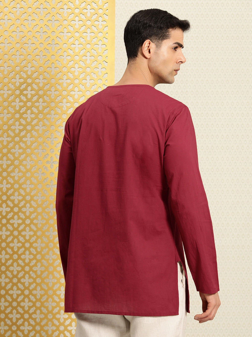 House of Pataudi Jashn Floral Embroidered Yoke Design Thread Work Angrakha Kurta