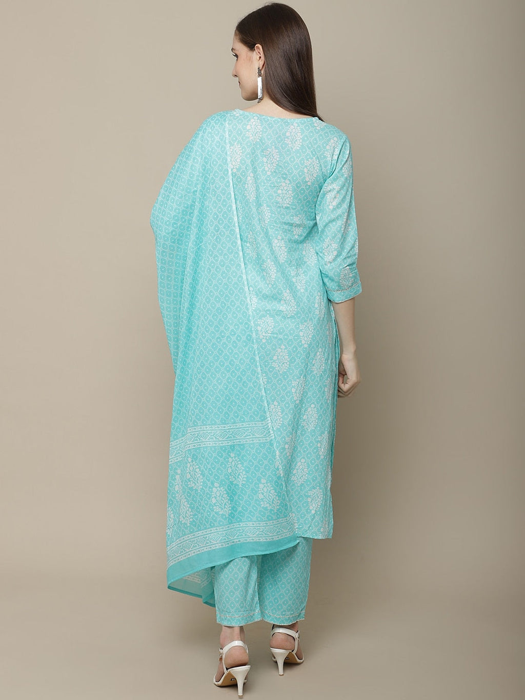 Sangria Women Blue & White Embroidery Printed Kurta Set