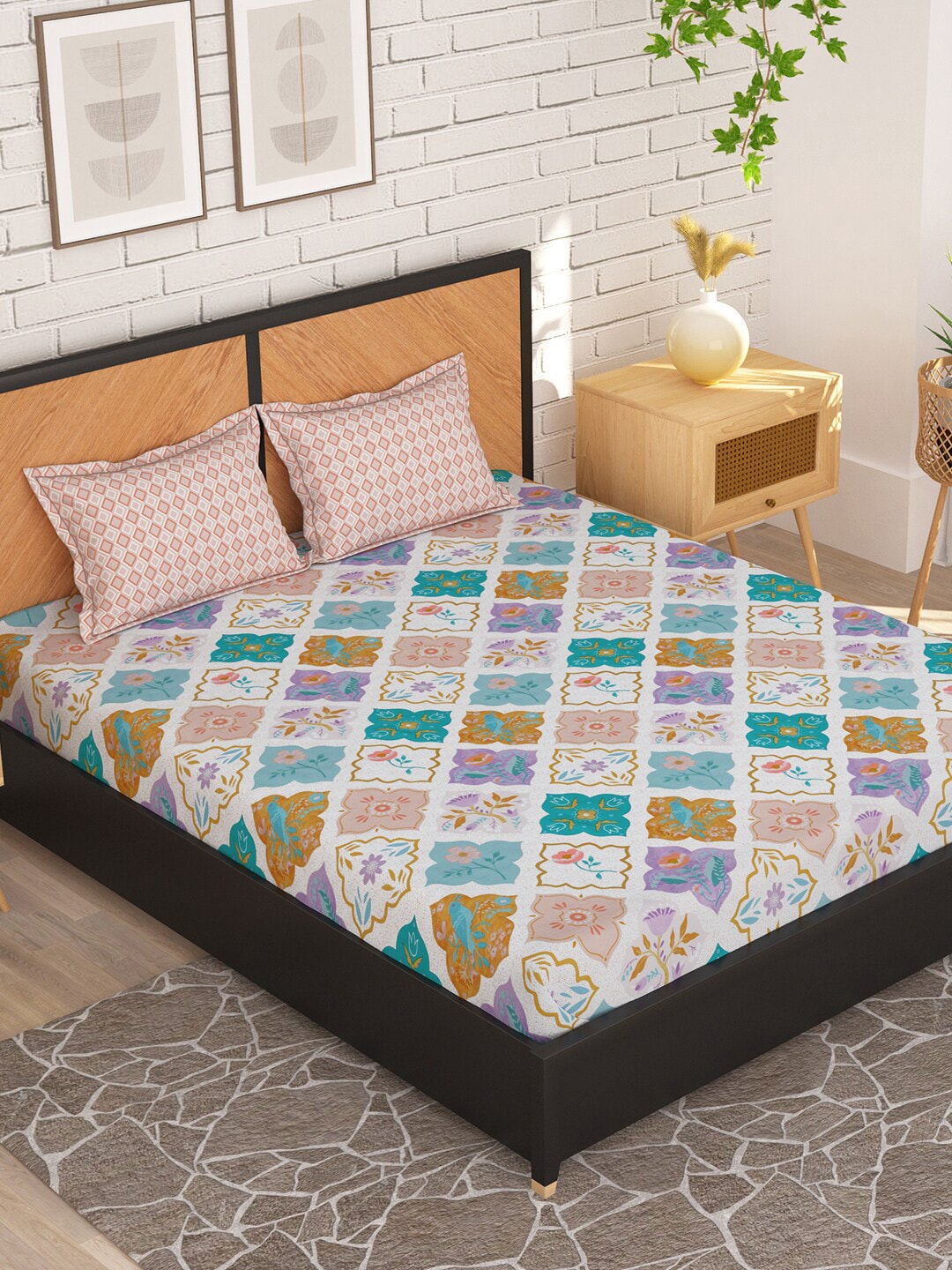 Story@home White & Peach-Coloured 180 TC Queen Bedsheet With 2 Pillow Covers - Distacart