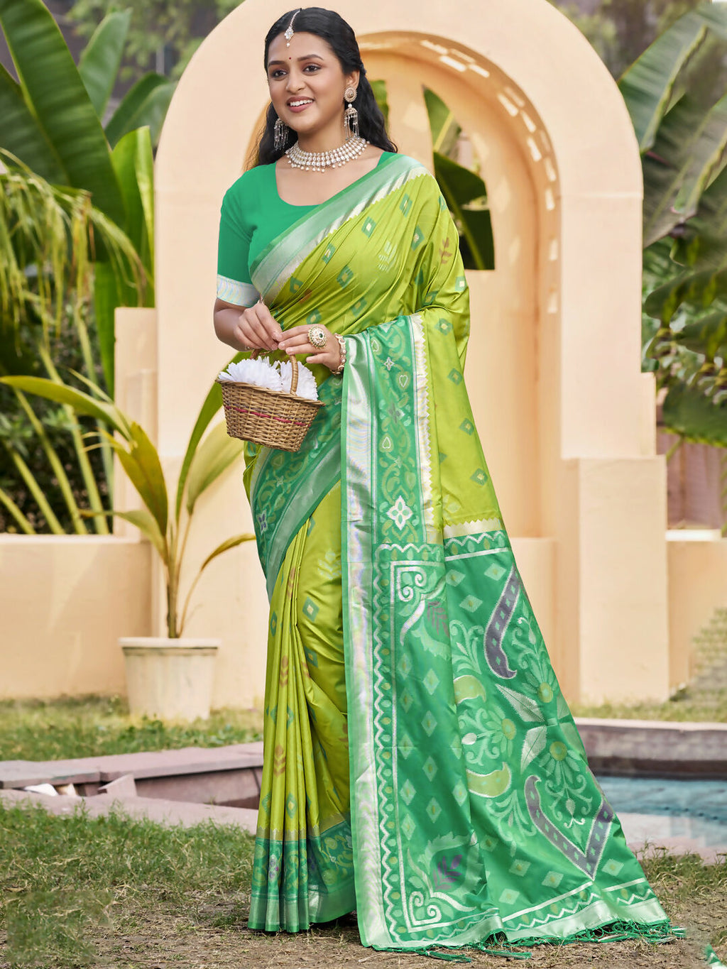 Shree Shyam Fashion Light Green Pochampally Silk Saree - Distacart