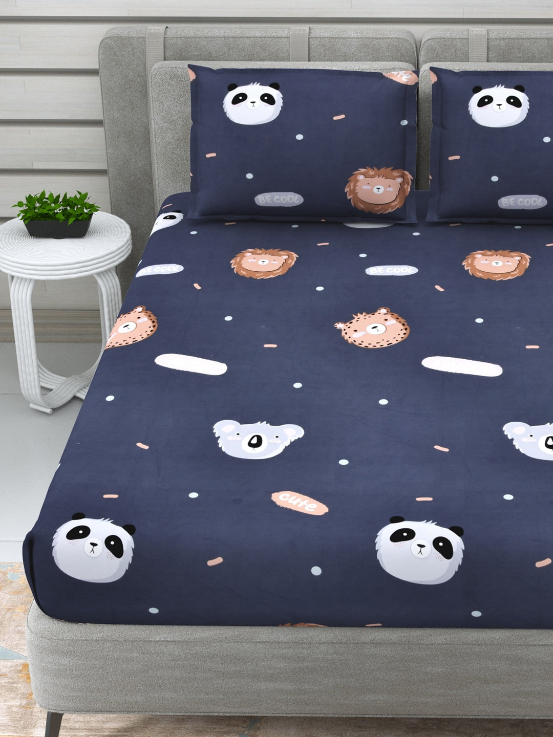 DREAM WEAVERZ Navy Blue & White Conversational Glazed Cotton 220 TC King Bedsheet with 2 Pillow Covers