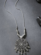 NVR Women's Silver-Toned Floral Shape Pendant with Chain