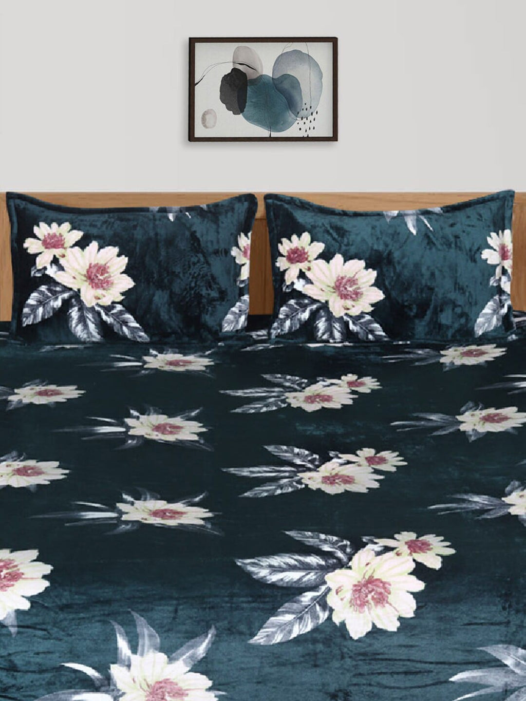 Cloth Fusion Green & White Floral Velvet Warm 104 TC King Bedsheet With 2 Pillow Covers