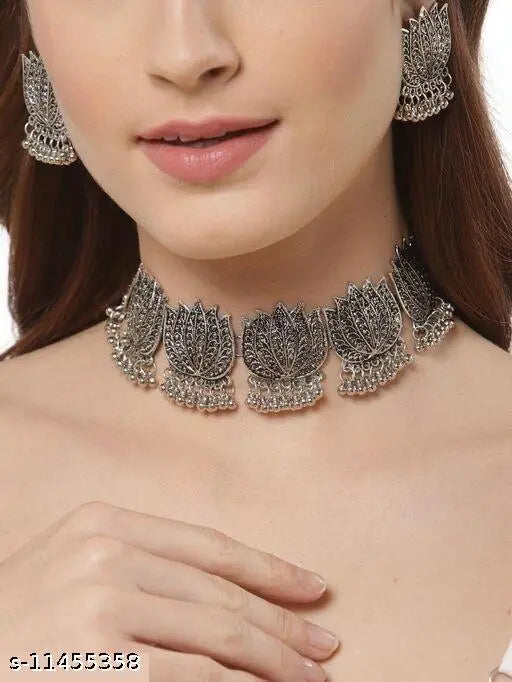 Tehzeeb Creations Women's Silver Colour Oxidised Lotus Design Necklace Set