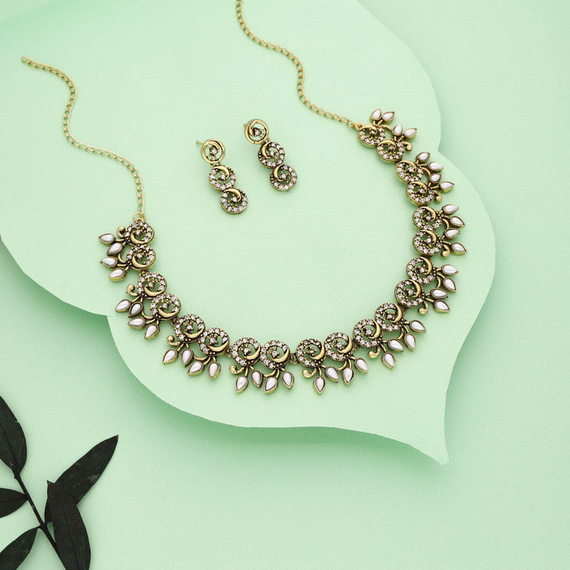 Tehzeeb Creations Gold Pleate White Colour Choker Set