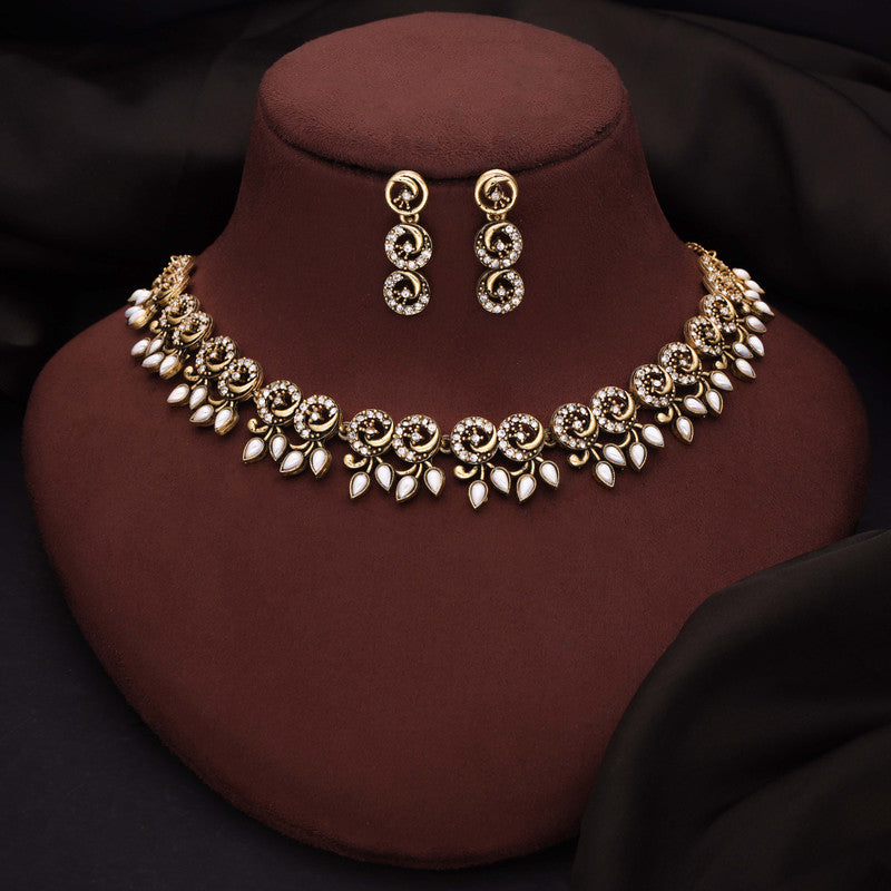 Tehzeeb Creations Gold Pleate White Colour Choker Set