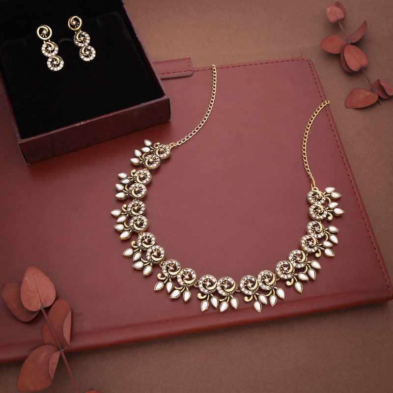 Tehzeeb Creations Gold Pleate White Colour Choker Set