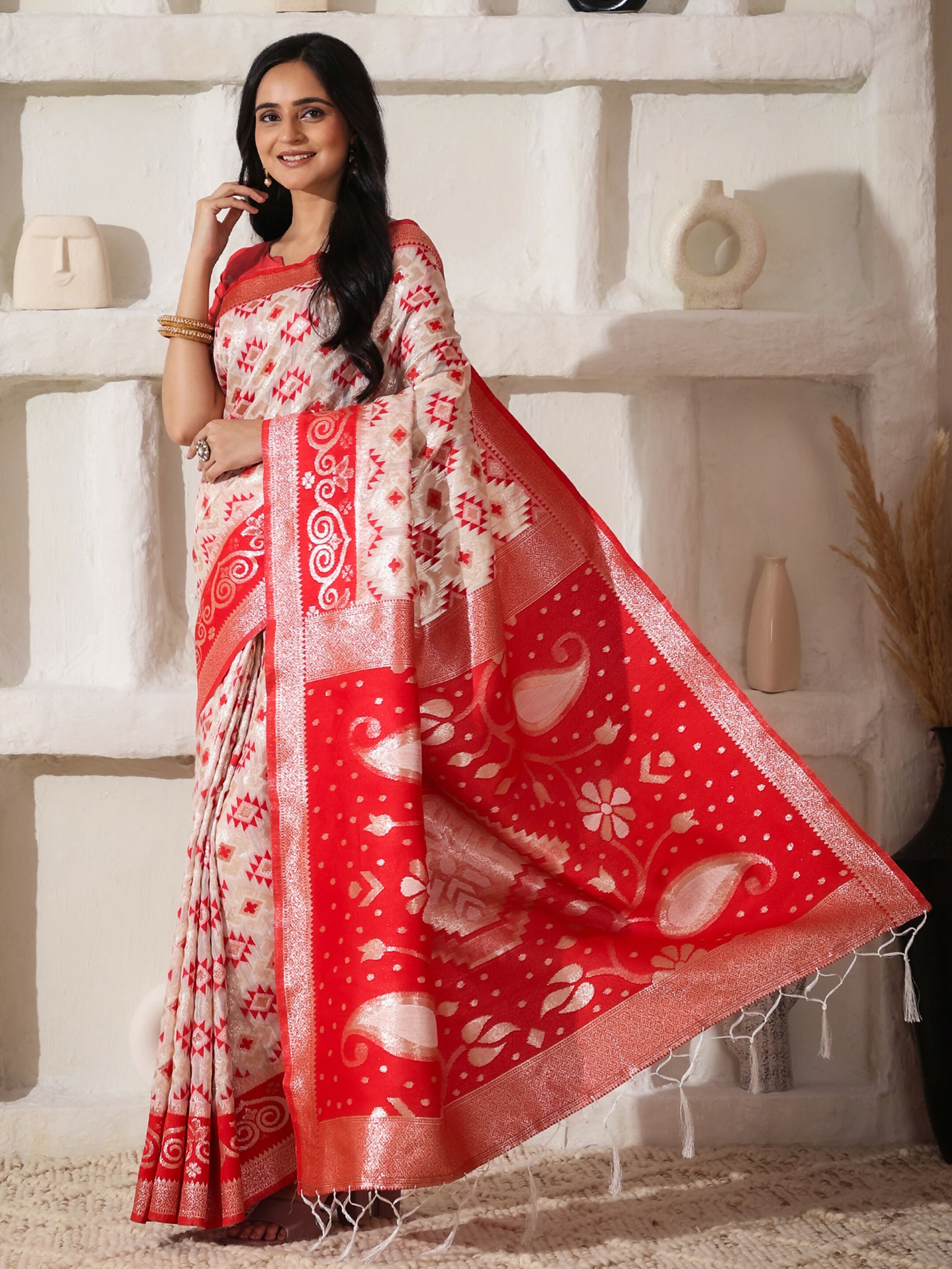 Shree Shyam Fashion Linen Cotton Red & White Saree - Distacart