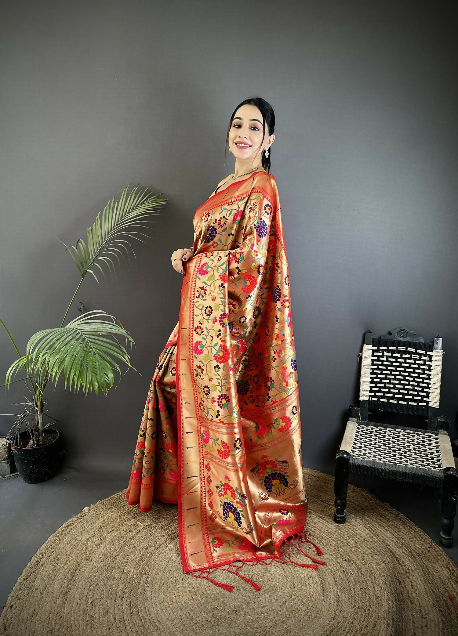 Joban Fashion Crimson Red Intricate Floral & Leaf Soft Silk Paithani Saree - Distacart